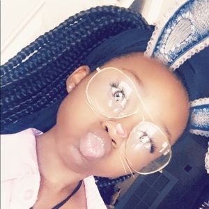 Meet your Posher, Kyla